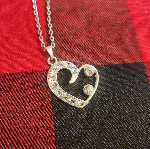 Heart Pendant Necklace - Picture 4 of 6